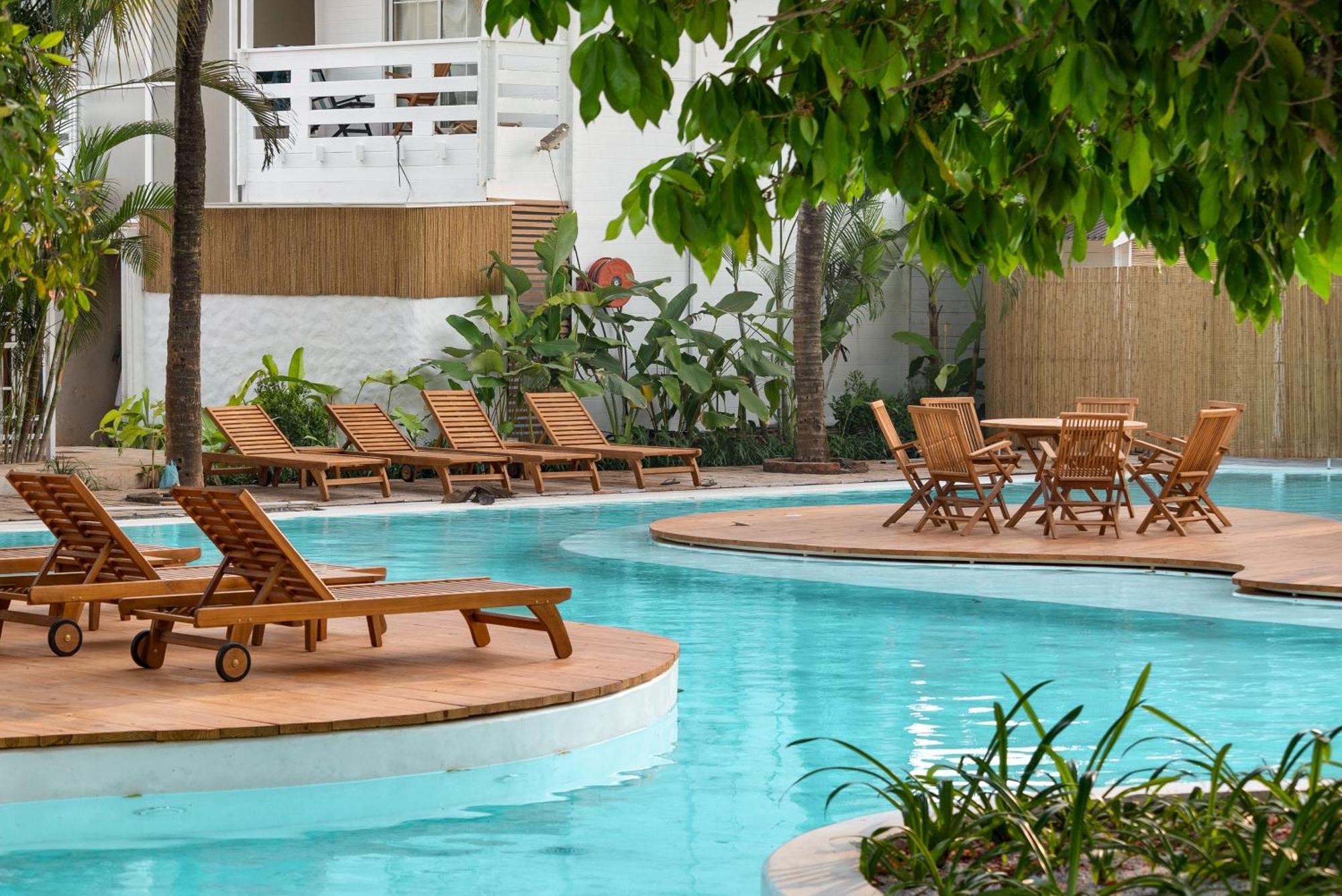 Azora By Ayatana, Goa Hotel มอร์จิม ภายนอก รูปภาพ