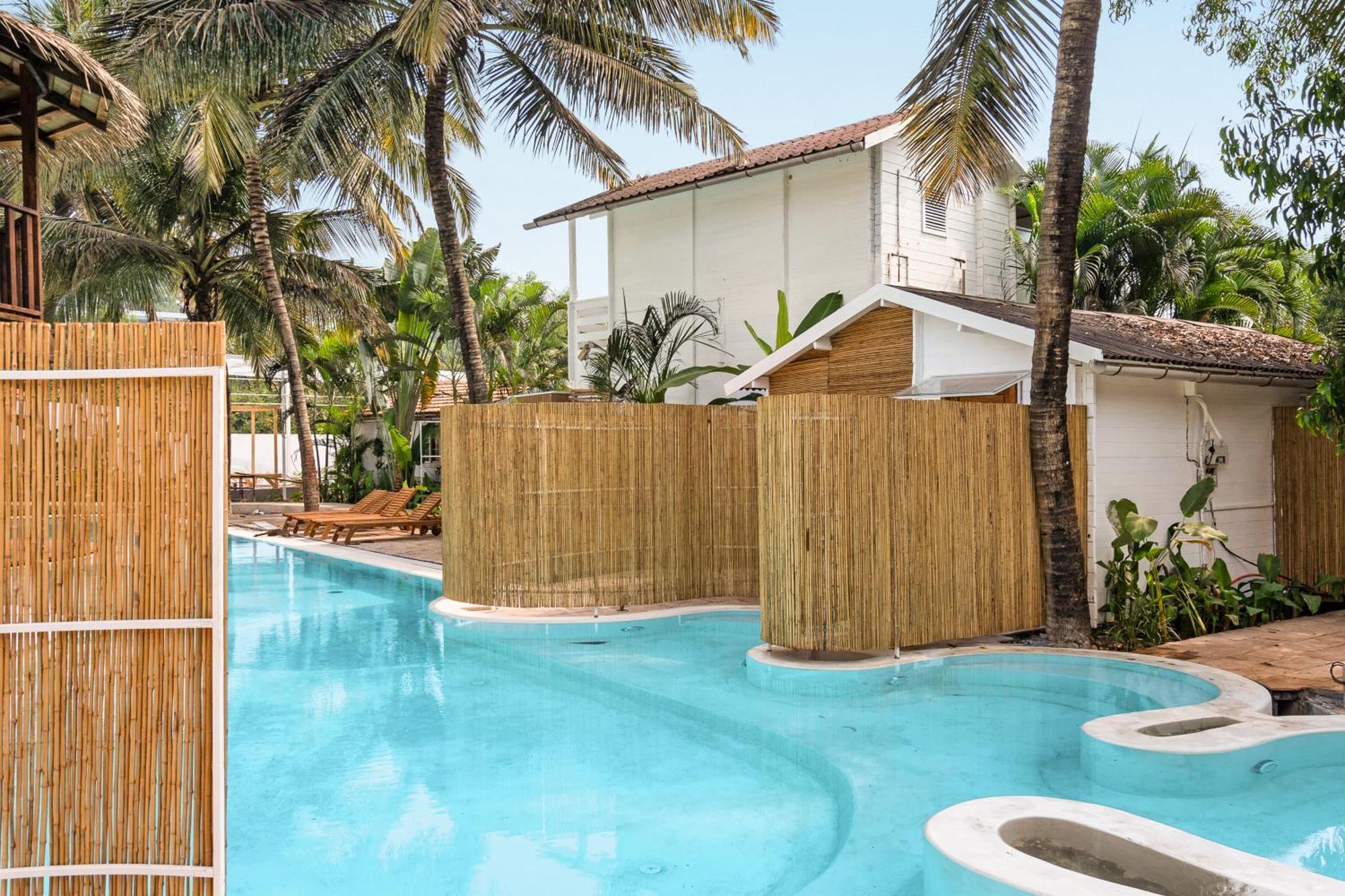 Azora By Ayatana, Goa Hotel มอร์จิม ภายนอก รูปภาพ