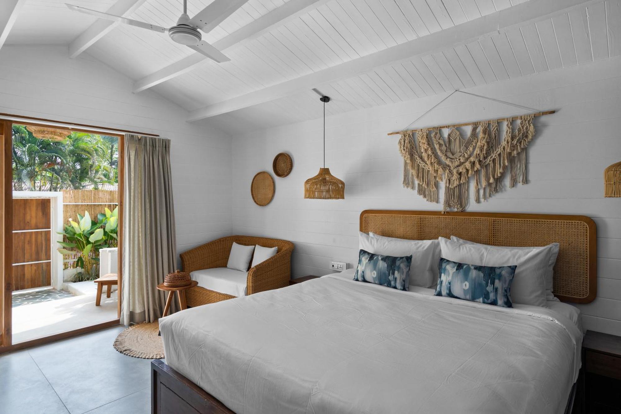 Azora By Ayatana, Goa Hotel มอร์จิม ภายนอก รูปภาพ