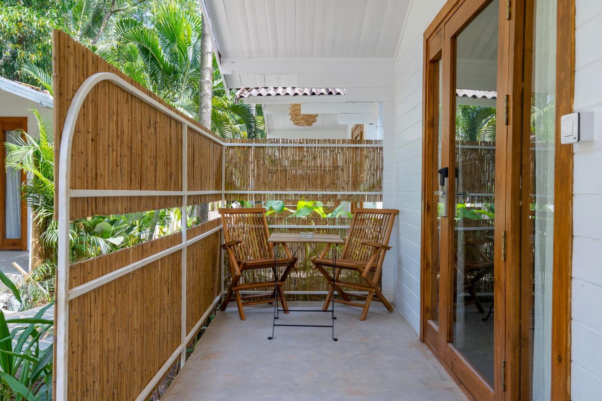 Azora By Ayatana, Goa Hotel มอร์จิม ภายนอก รูปภาพ