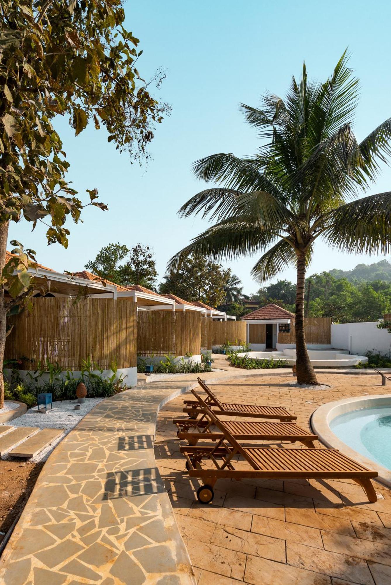 Azora By Ayatana, Goa Hotel มอร์จิม ภายนอก รูปภาพ